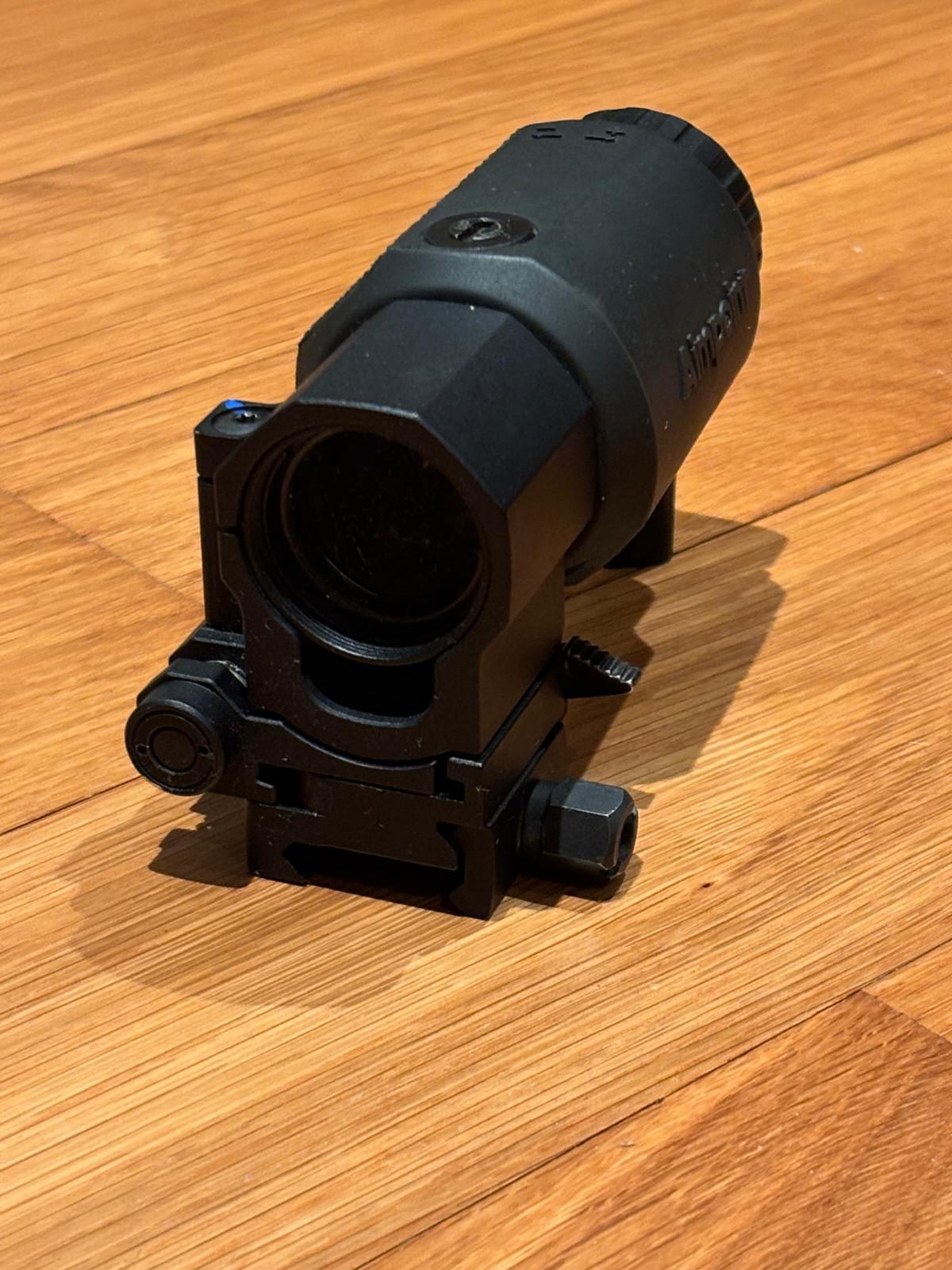 Aimpoint 3X-C Magnifier mit Montage