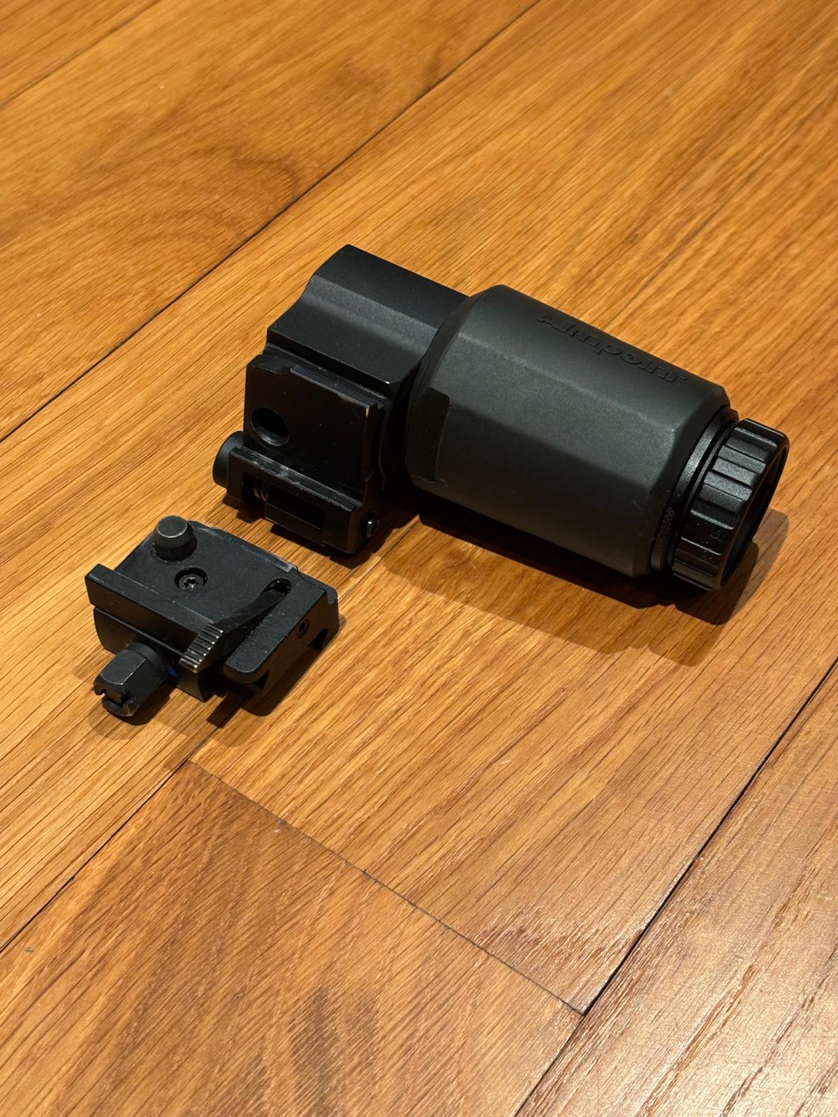 Aimpoint 3X-C Magnifier mit Montage